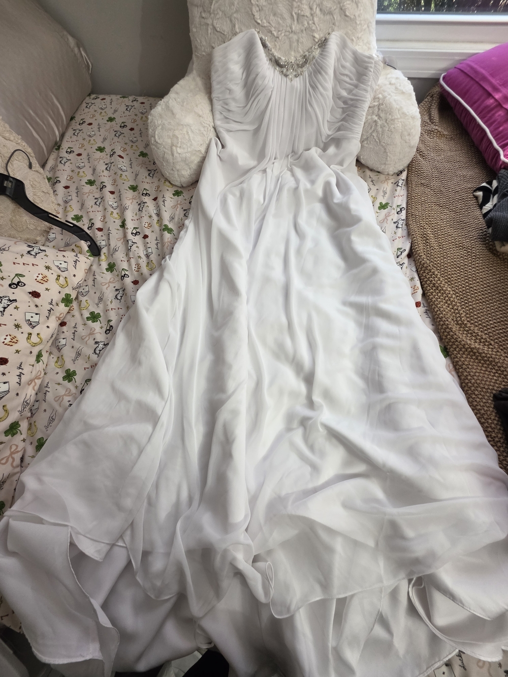 David's Bridal White Strapless Chiffon Wedding Gown with Beaded Sweetheart
